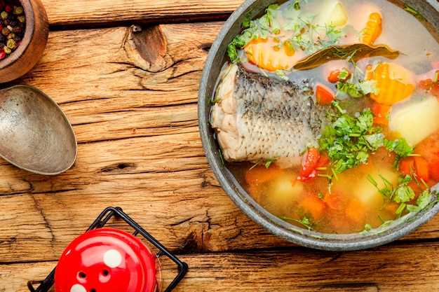 Comer sopa de pescado en conserva en sueños y el mundo espiritual