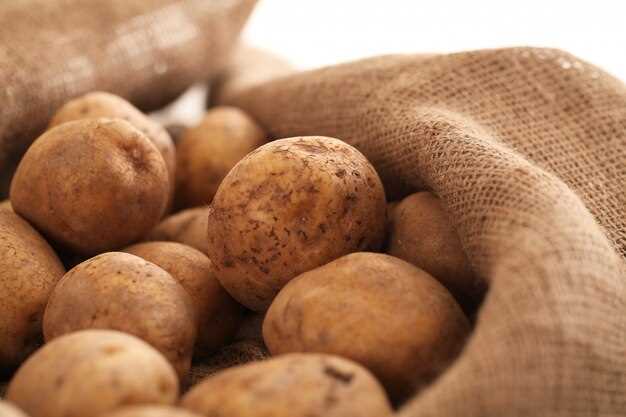 Las patatas crudas en la bodega como símbolo del futuro