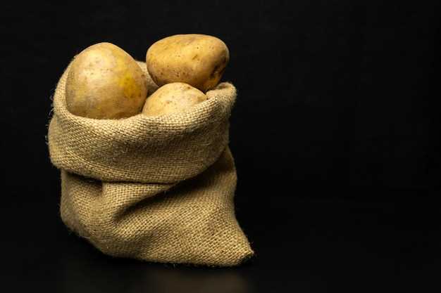 Bolsa de patatas pequeñas de color azul